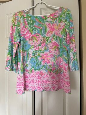 Lilly Pulitzer Pink Green Blue Floral Boatneck Tunic. 3/4 length sleeves.